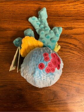 BARK BarkBox Great Furrier Reef Rip + Reveal Dog Toy Size L 2-in-1 Rubber Core